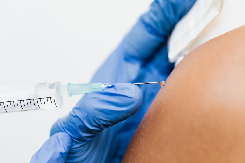 남녀 모두 HPV 백신 안내 포스터